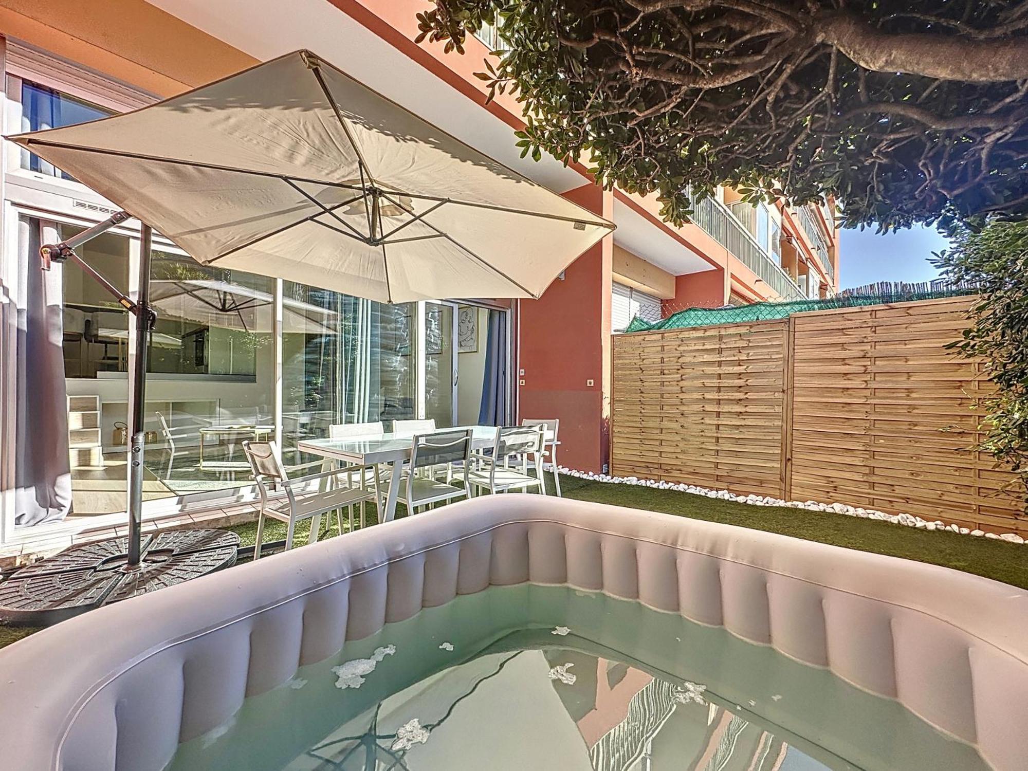 2 Pieces - Parking - Jacuzzi - Food & Drink - Love ม็องตง ภายนอก รูปภาพ